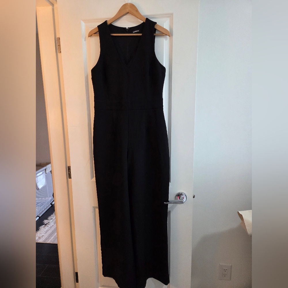 Elegant Black Sleeveless Jumpsuit Express - Picture 3 of 10